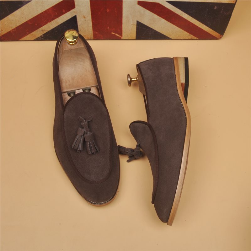 Loafers With A Pointed Toe In A Classic British Style - Image 16