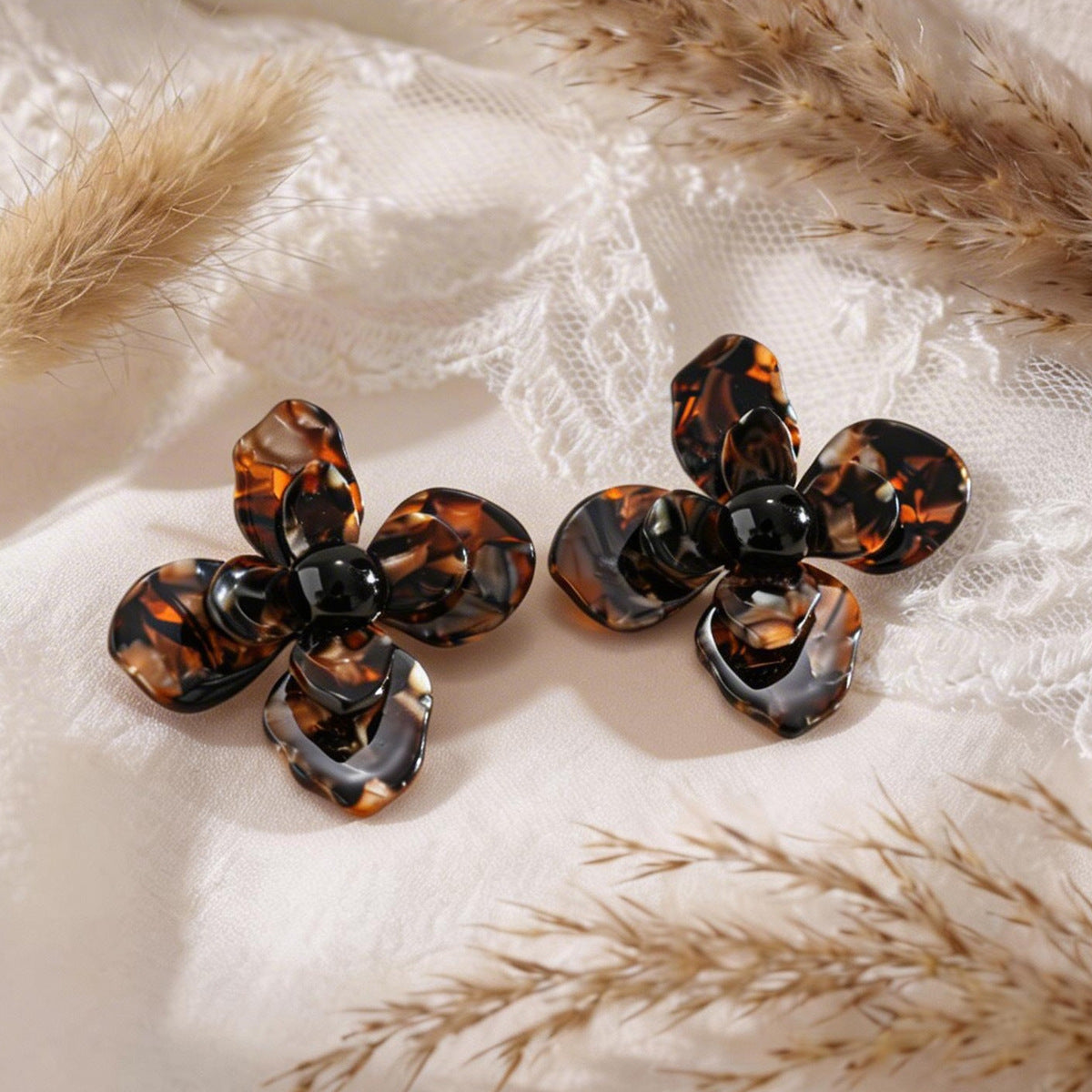 Retro Resin Flower Stud Earrings - Image 3