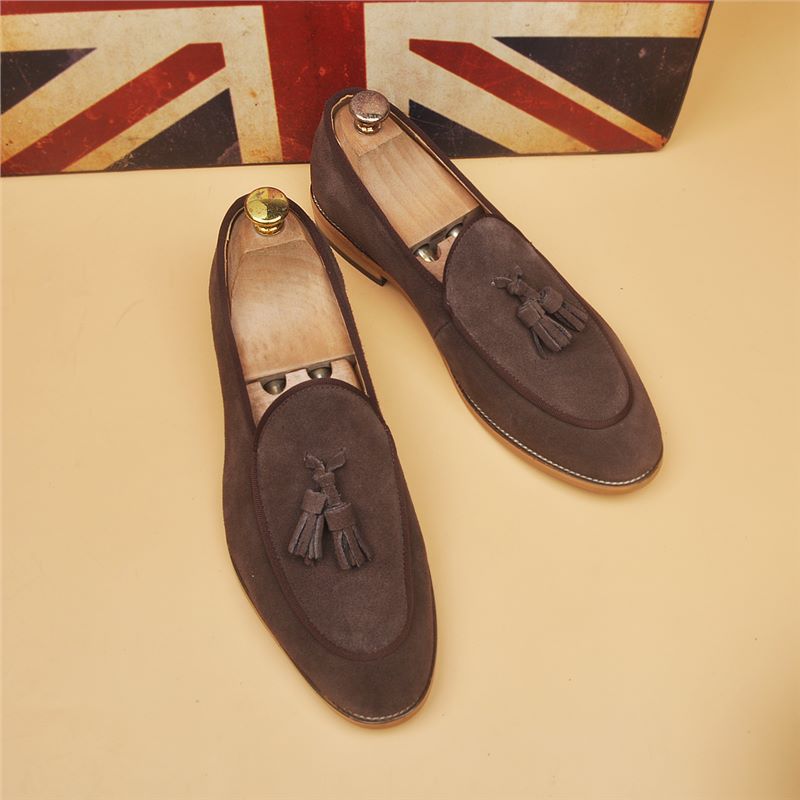 Loafers With A Pointed Toe In A Classic British Style