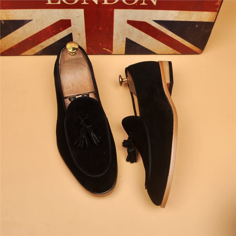 Loafers With A Pointed Toe In A Classic British Style - Image 15