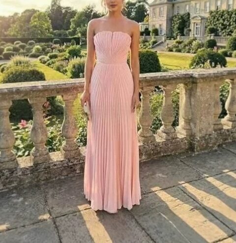 Strapless Pleated Figure-flattering Dress